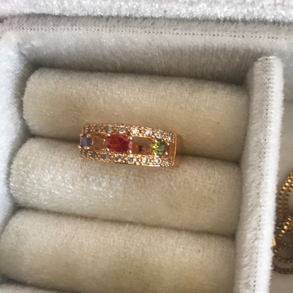 Gold tone Ring with 3 CZ stones - Picture 2 of 6